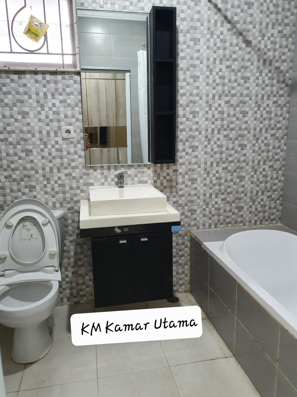 Rumah Dijual di Cluster Taman Simpruk Lippo Cikarang 